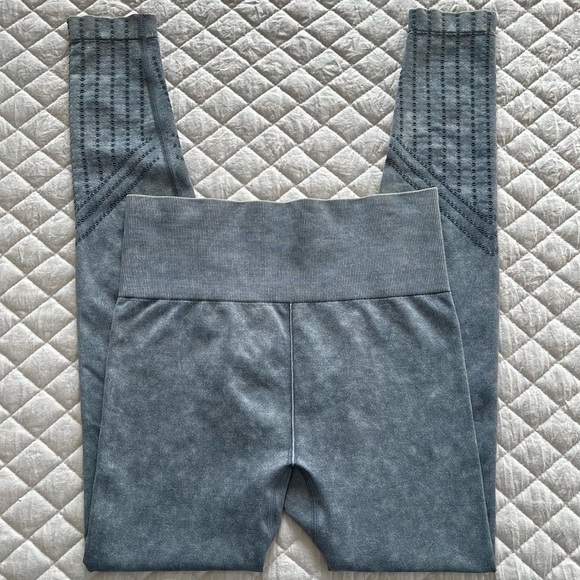 Like-new Freely leggings - Picture 1 of 6